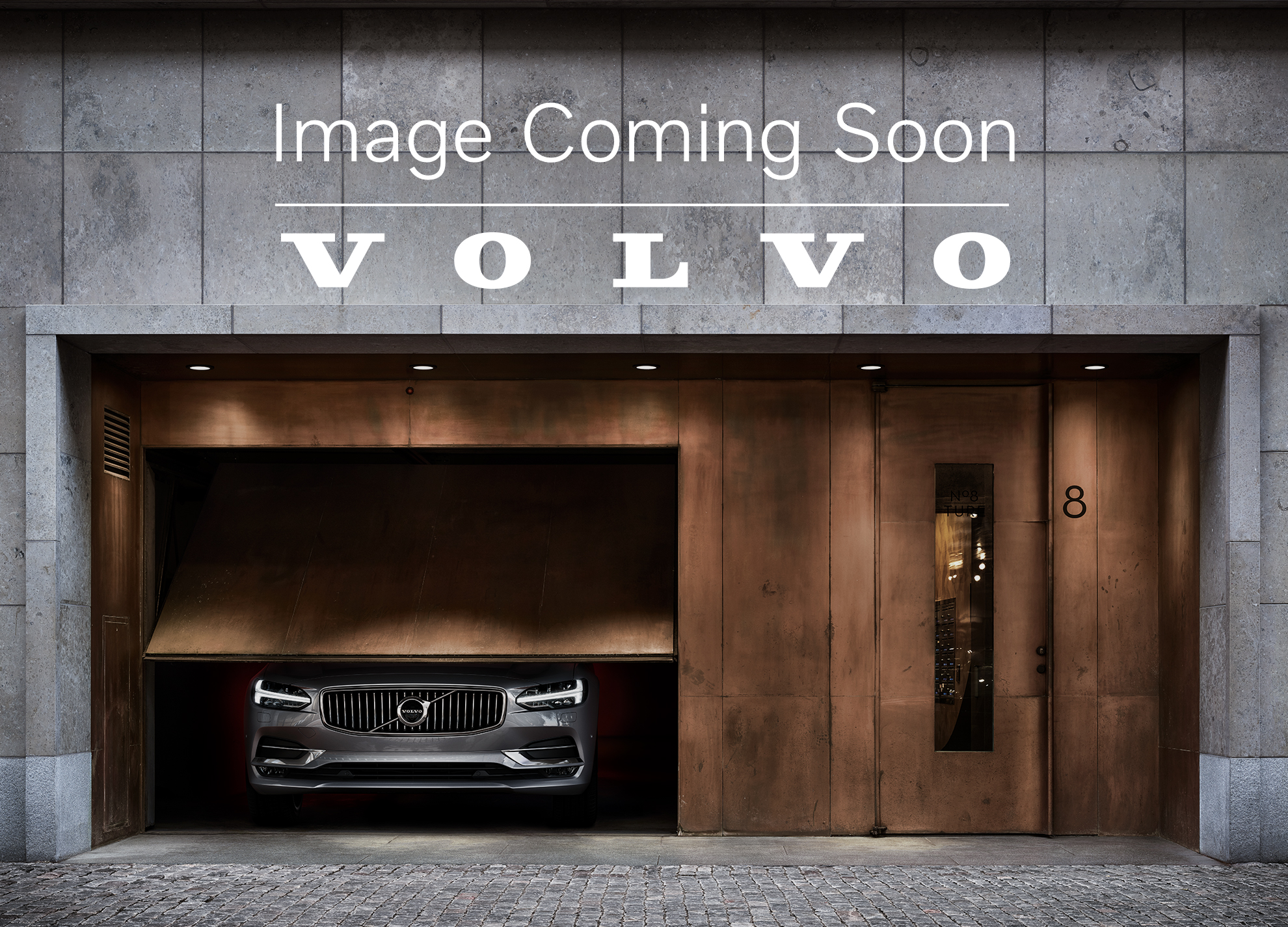 Volvo  B4 Diesel Mild Hybrid Plus Dark